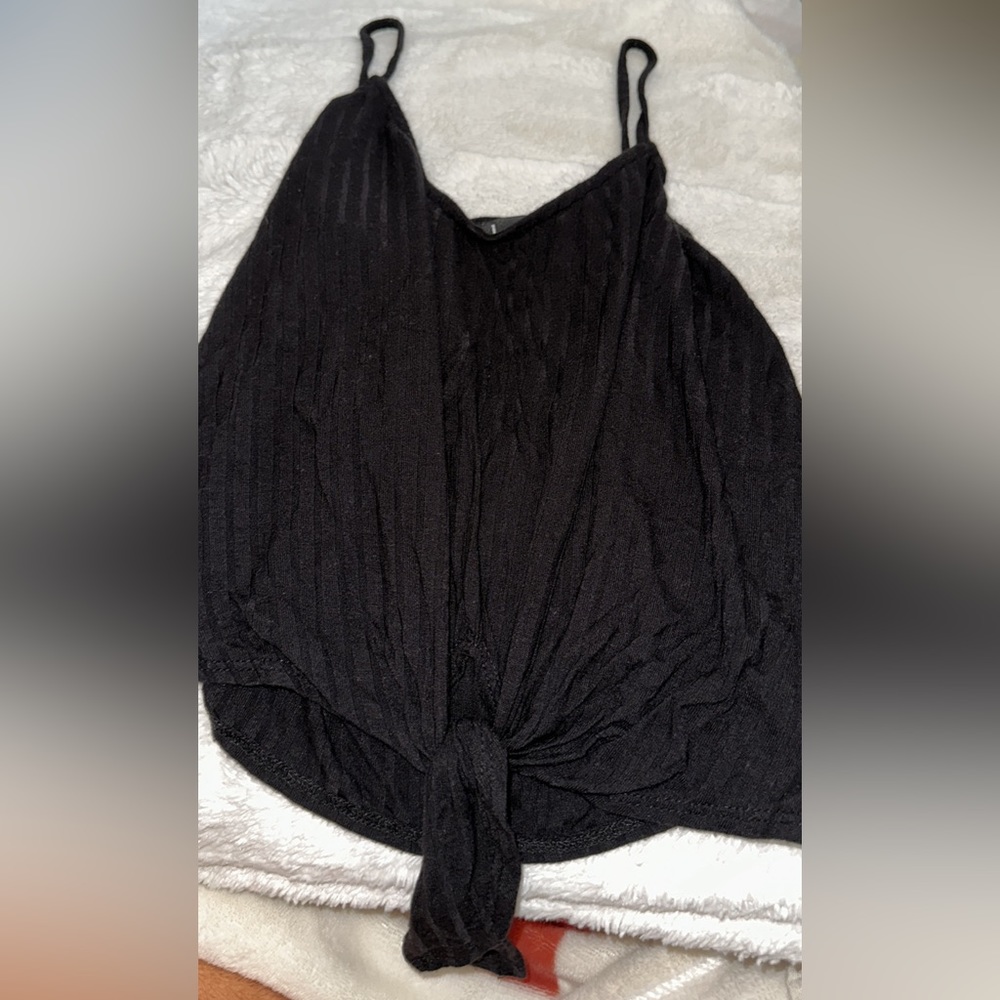 CUTE BLACK CROP TOP